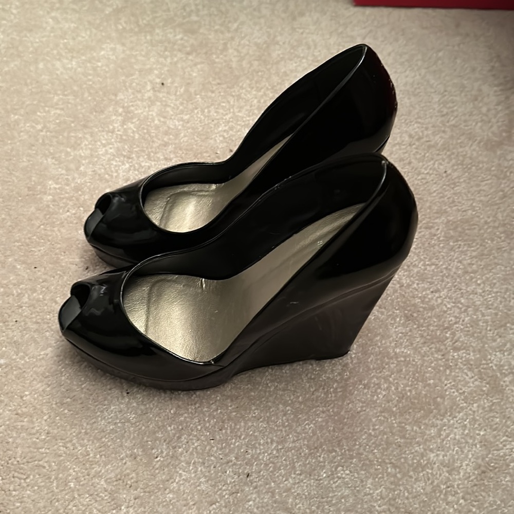 Heels - Picture 2 of 3